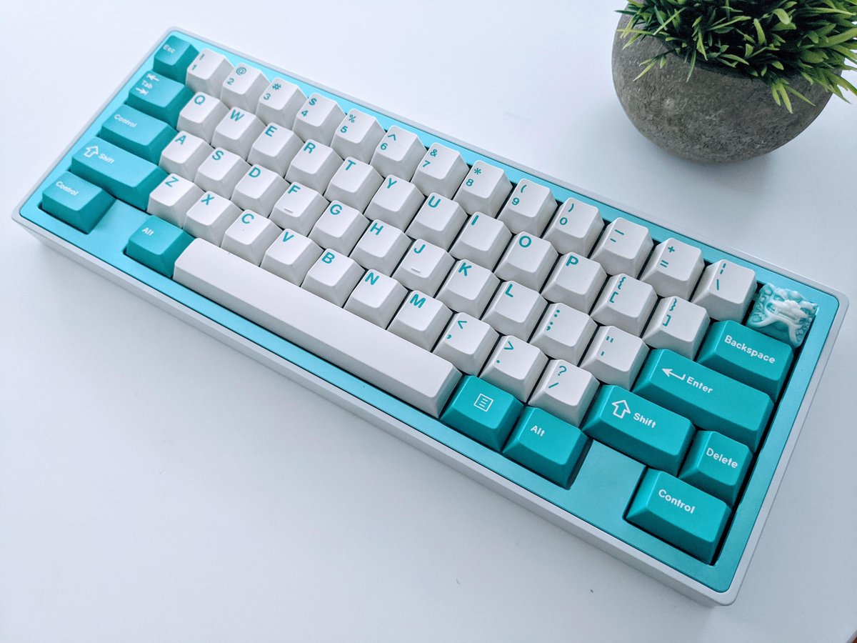 moonux tweet picture