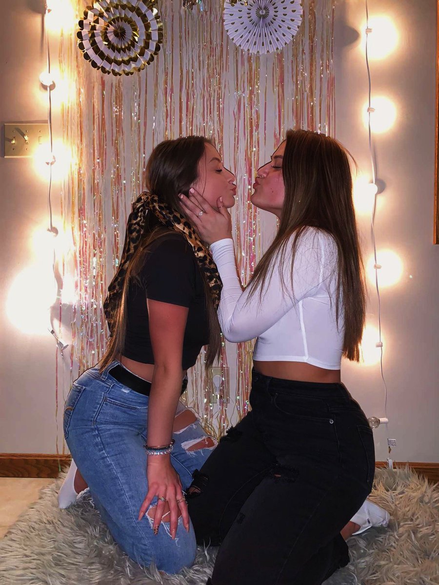 JennChristine_'s tweet photo. happy bday to the sweetest girl i know! thank u for always being there for me &amp; being the realest. i love you so much &amp; im so happy to have had u as a life long friend. hang asap xoxoxo 💕💓💖💞 @nahorniak_tori https://t.co/2kf7TOMDdB