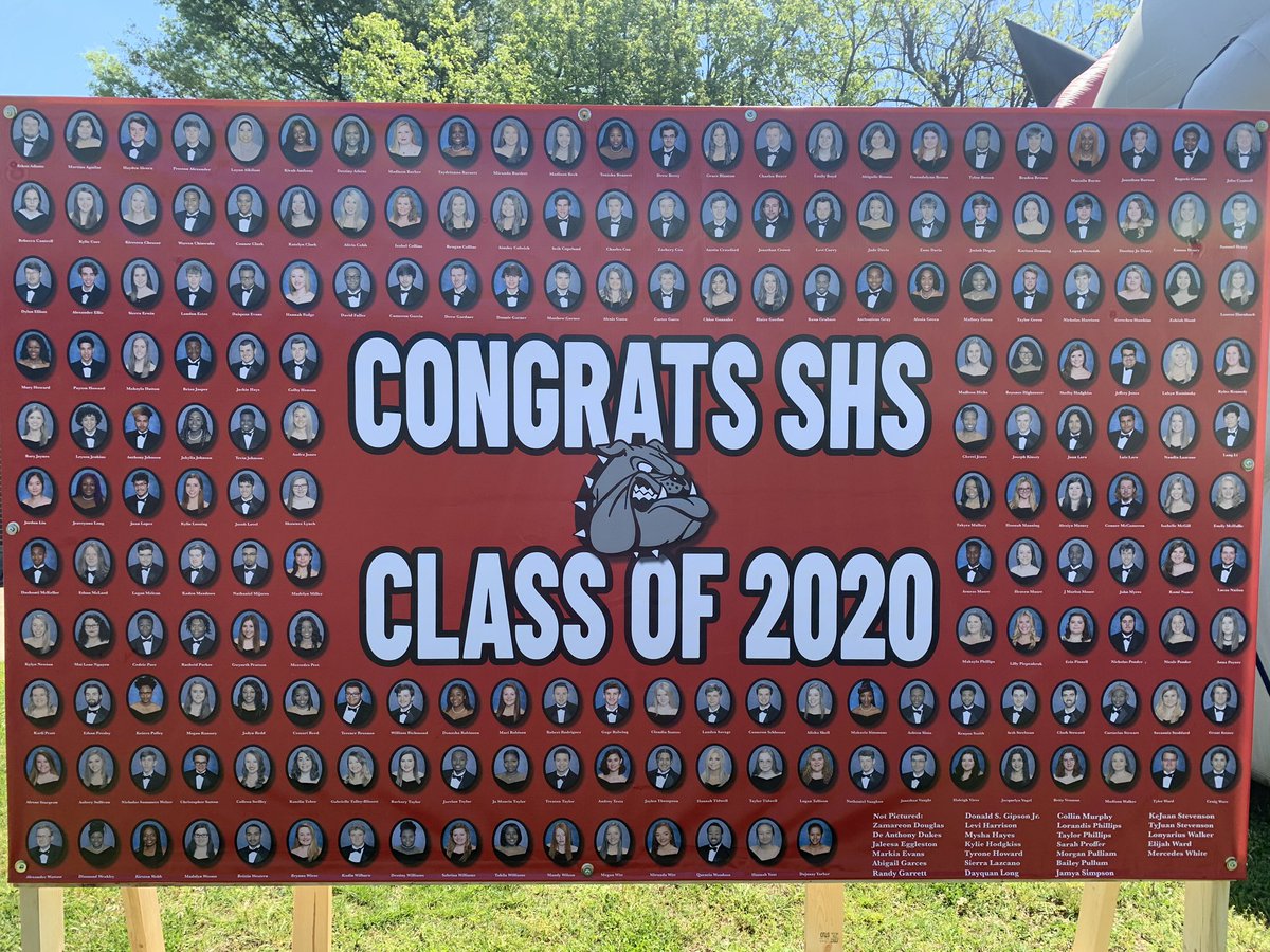 SikestonSrHigh's tweet photo. Hey Seniors don’t forget to come see us today from 10-2! #WeAreSikeston https://t.co/NhdIOyaXhe