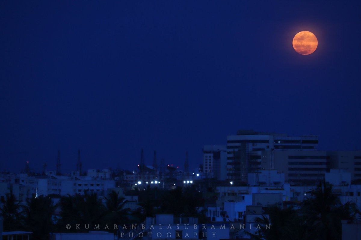 Red Moon rising over Chennai today✨
#ChitraPournami 
#BuddhaPurnima 
#FullMoon
