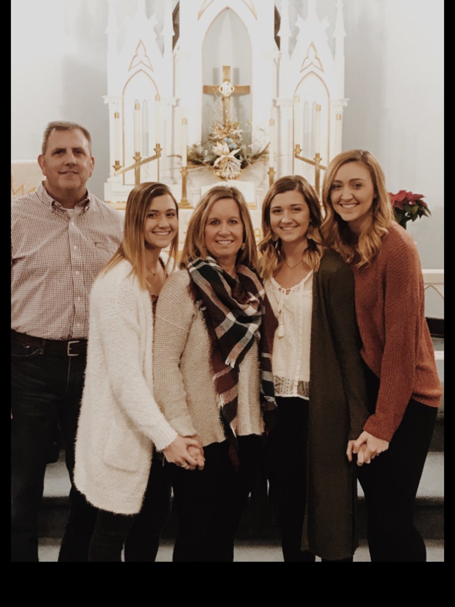 ⭐️Senior Spotlight with Taryn Schuette⭐️
👩🏽‍🎓Major in Exercise Science
👩🏽‍💼Applying for jobs as a dental assistant. Wants to pursue dental hygiene in the future.