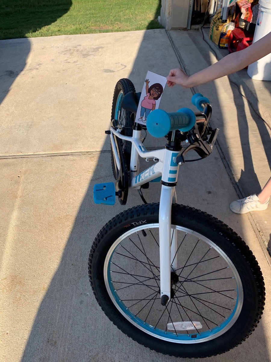 MsWilliamsPES's tweet photo. Mini Ms. Williams was out and about this week! 🚲 💕 #minimswilliams #secondgradeshenanigans #imissmyclass https://t.co/zTYCH3A7wV