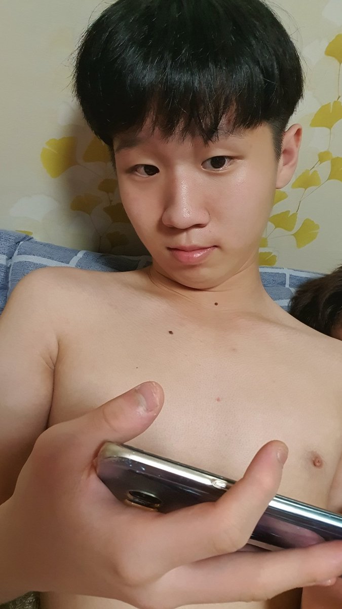 jilll_ar's tweet photo. Korean boy https://t.co/08MMkGwiu2