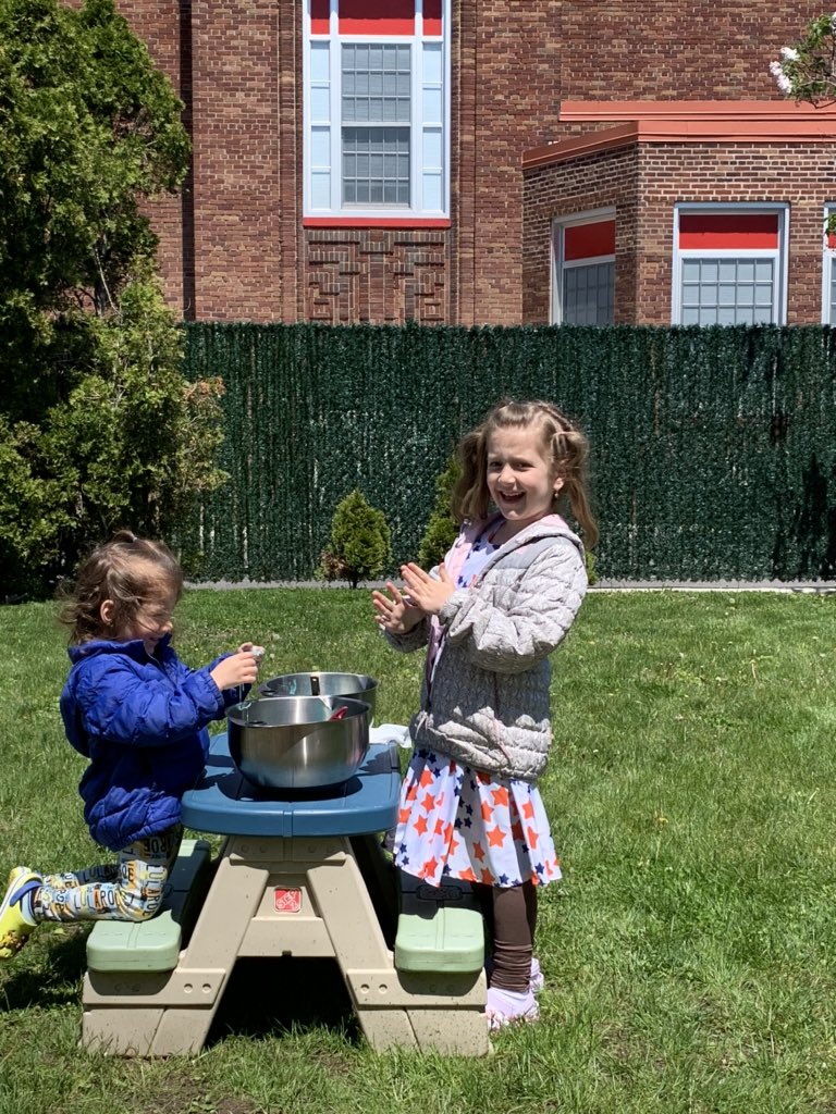 llrStaceyK's tweet photo. Making slime!!! #ScienceAtHome @Leeweerichards @ms_oddo @mrspingitore @Hampton_Street https://t.co/62Ug2UOhuH