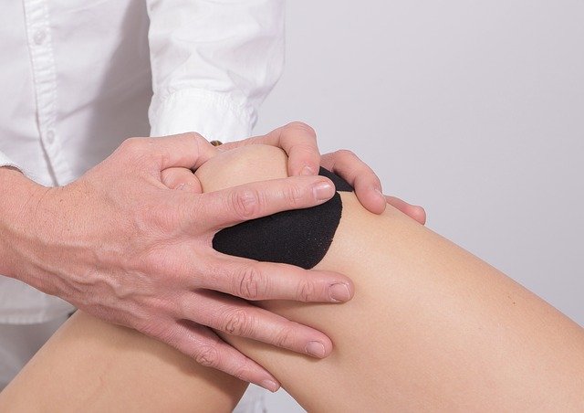 Kneehab's tweet photo. If you are suffering from knee pain relating to injury or surgery, you could also be suffering from quadriceps atrophy (thigh muscle weakness). Kneehab XP is a prescription device SPECIALLY designed to treat quadriceps atrophy. Contact us to learn more. https://t.co/hPTCRNbj3p