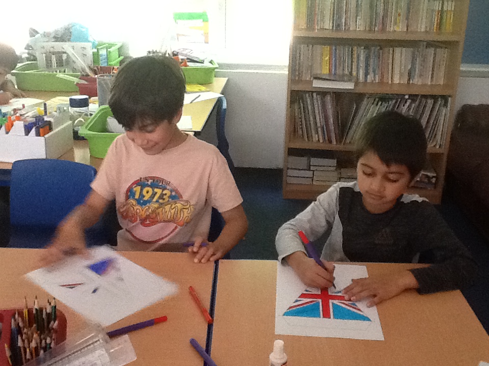 chadvaleprimary's tweet photo. #chadvale We have learnt about VE Day today and are now preparing decorations for tomorrow! https://t.co/u5hVA3BMj6