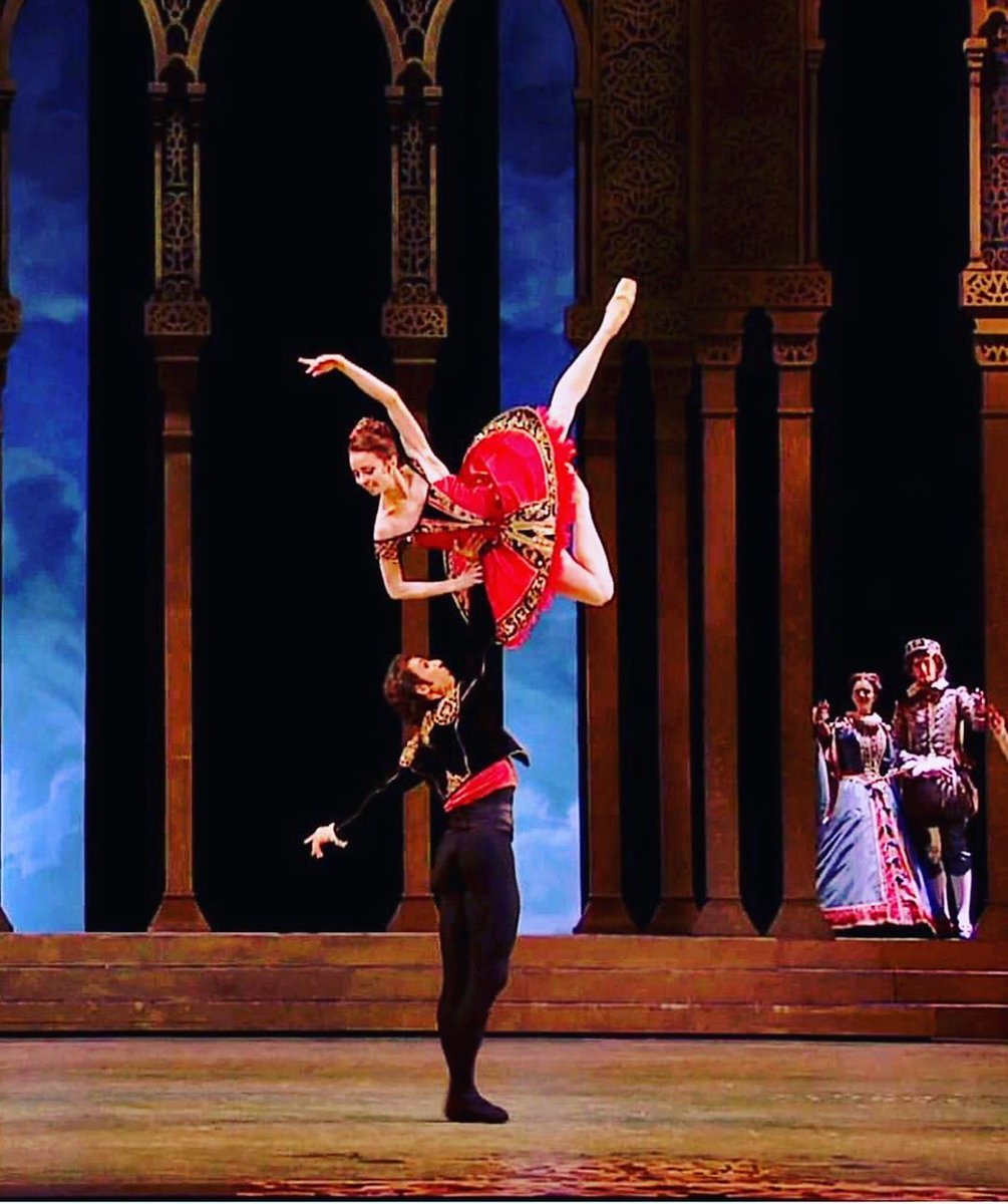 BalletBestPhoto's tweet photo. #RightNow #Broadcast "Don Quixote", Yekaterina Krysanova as "Kitri-Dulcinea", Semyon Chudin as "Miguel Basilio" with Olga Smirnova, Yulia Stepanova, Anna Tikhomirova by Alexander Gorsky, Marius Petipa, Ludwig Minkus, Bolshoi Ballet, Moscow, Russia - https://t.co/9d3W0xuqOU https://t.co/suQfooOUBw