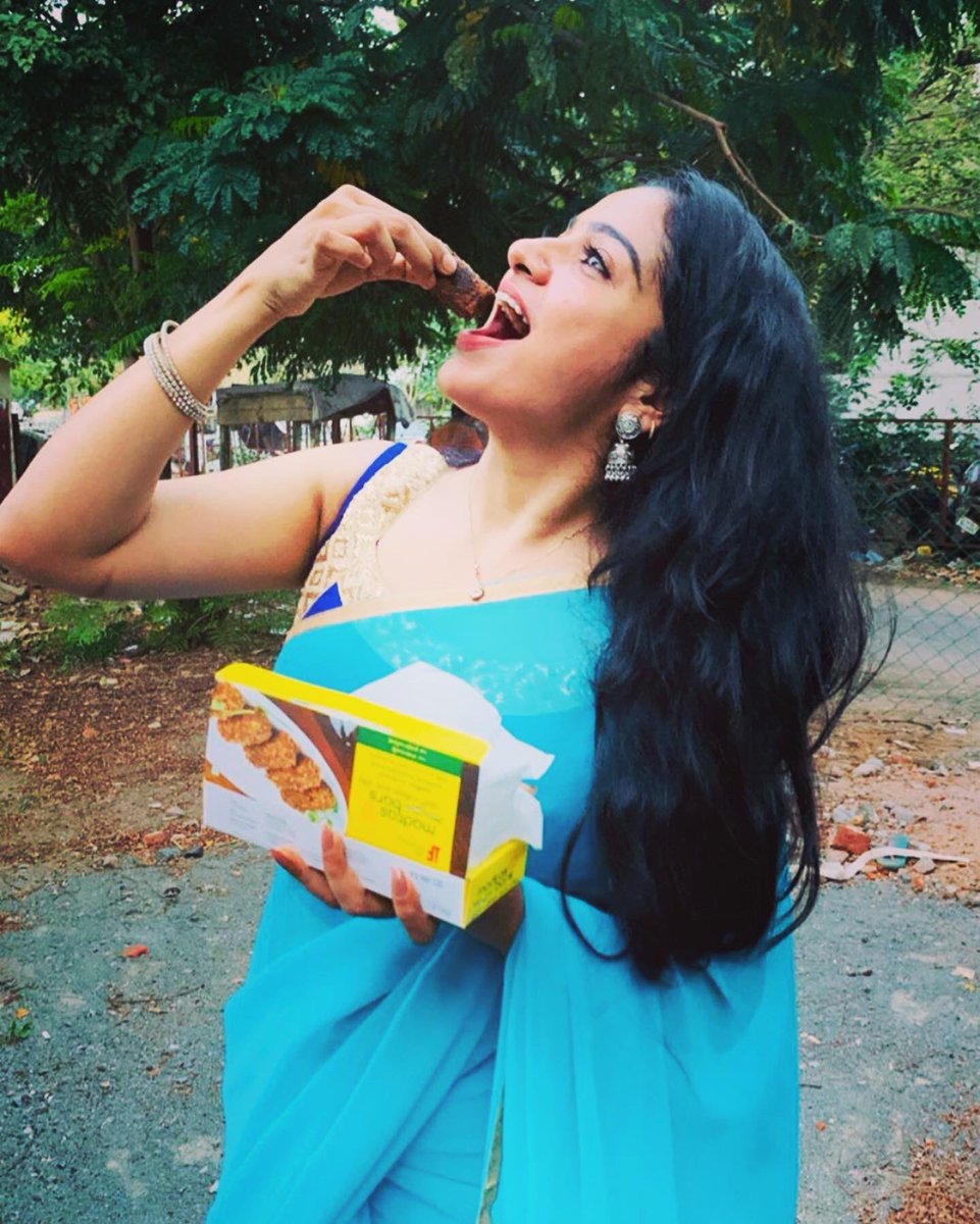 theidlifactory's tweet photo. @vijaytelevision ‘s own star Chithu enjoying our idlis. It gives us so much joy to make people happy with our idlis 🌸 https://t.co/BYOpv0i4Bv