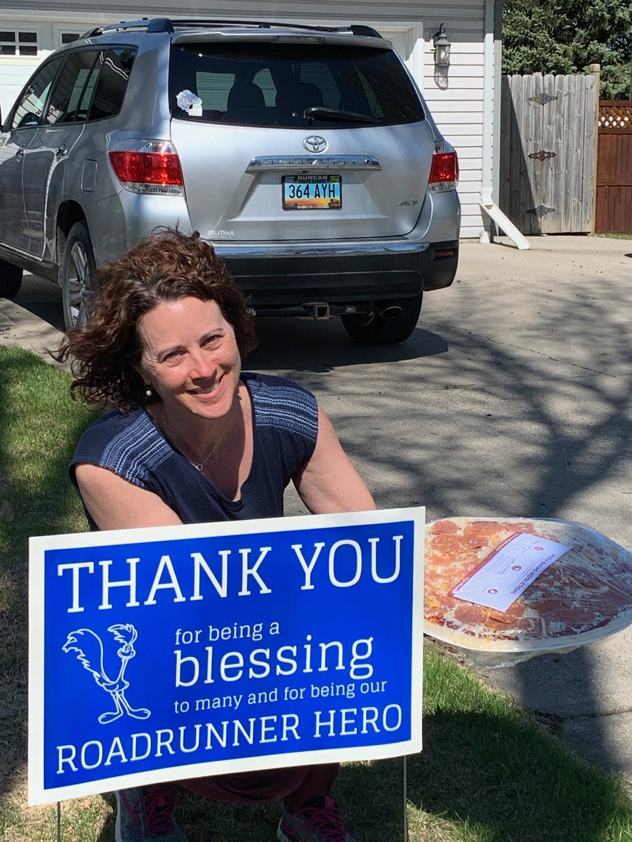 ewatson140's tweet photo. @BFroadrunner My wonderful school has made me feel so grateful and supported!  Words cannot express how these kind and thoughtful gestures have touched my heart! Thank you so much! https://t.co/SvC5GSPwzA