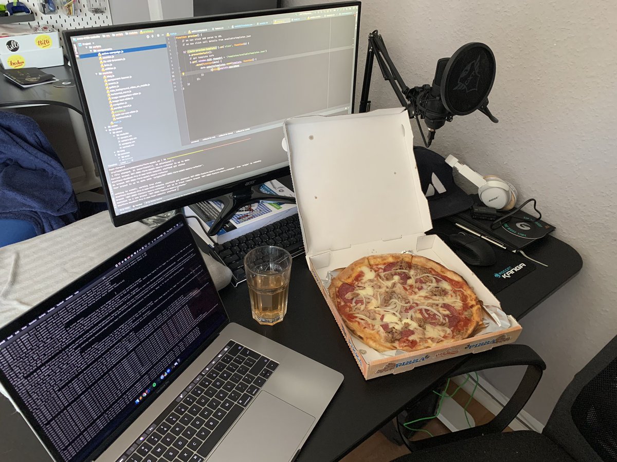 StuGa's tweet photo. What would be a #hacketse without fresh delivered #pizza @k15tsoftware https://t.co/vkwrJSiy7i