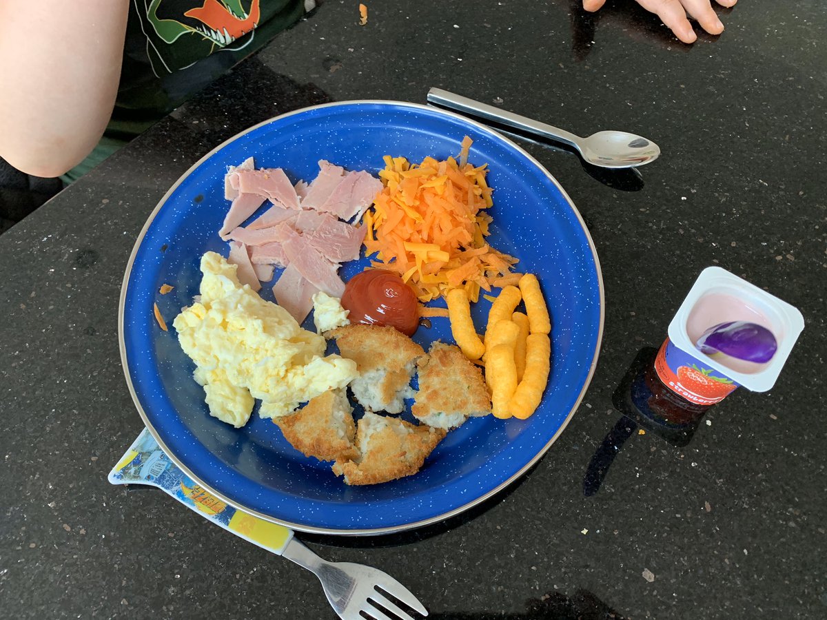 grav54's tweet photo. @jordannorth1 My 4 year old’s picky tea of choice #pickytea https://t.co/4uRCpRPmkB