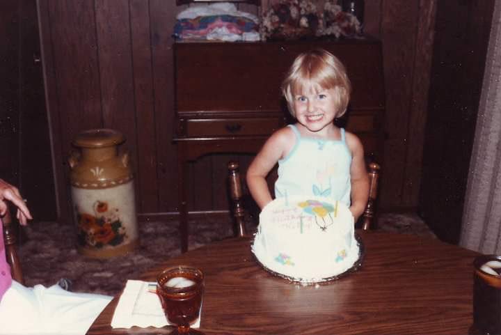 KellyHeugel's tweet photo. #chsvirtualspiritweek Tiny Mrs H proud of her birthday cake. I’m still just about this proud of every well done bread and baked good that comes out of my kitchen. @CentralBulldog https://t.co/SXhl3Wp3Sj