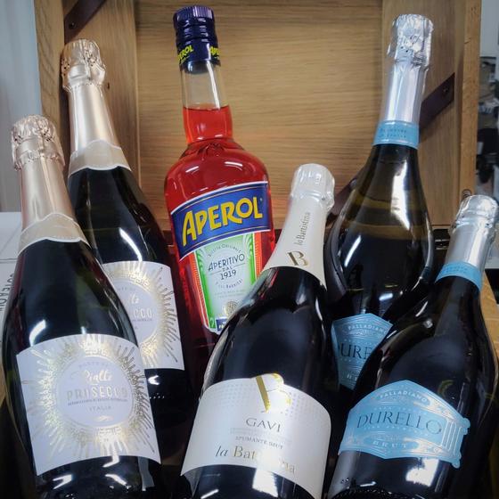 connollys_wines's tweet photo. New Cases- #Summerspritz & #Summerfizz available https://t.co/W4dulBJUIy if you're in the #jq there is an outside chance of #BHFriday delivery if you're quick.. #aperolspritz #orderbymidnightatlatest https://t.co/TCvCQVZRO5