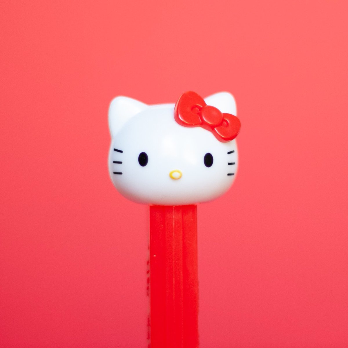 pezpezgal's tweet photo. Could I do this #Pezcolorproject with just different #Pez from the Hello Kitty line?! Probably (there are so many)!! But this is the last one for now 😘😘😘😘 ❤️❤️❤️❤️
#hellokittyfan #hellokittypez https://t.co/RL95O7zdee