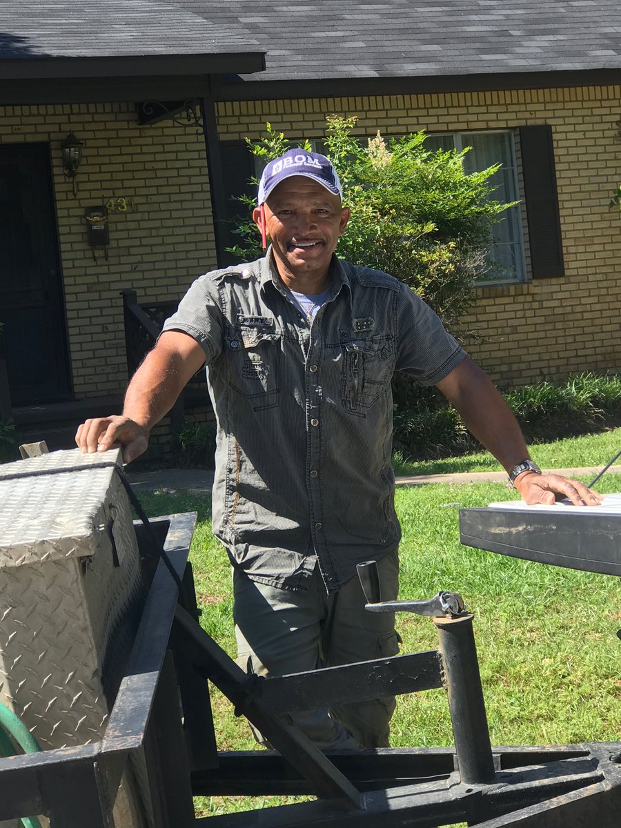 bom_fs's tweet photo. You never know where you will see our BOM Financial Services hats! Mr. Julius Cohea, or Cohea Enterprises, LLC, was caught donning his BOMFS logo. We appreciate our BOMFS family and love to see them out and about. Call us today for your commercial quote. 318-238-8000 https://t.co/p7NjcW9V0d