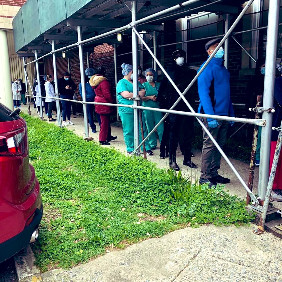 TheMeitheal's tweet photo. #TheMeitheal Week 6: Alice and Val Bermejo of The Chipper Truck Cafe - Yonkers served St Barnabas Hospital in the Bronx. The doctors and nurses loved their fish&chips & Shepard’s pie! https://t.co/BSPyPdLf6f