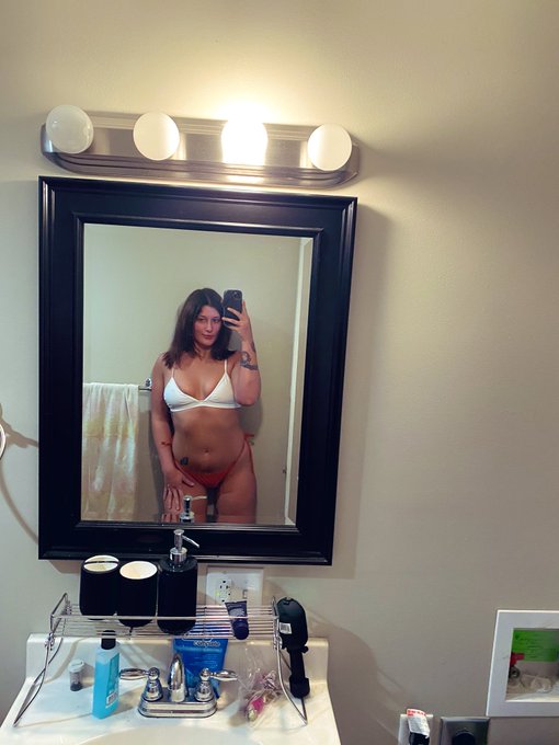 Recharging myself for the week ☀️   Full set on OF   https://t.co/naCke484Ti https://t.co/XTGbTqlwH4<a href="/tag/humpdayyyyyy"class="tags"><span>#humpdayyyyyy</span></a>