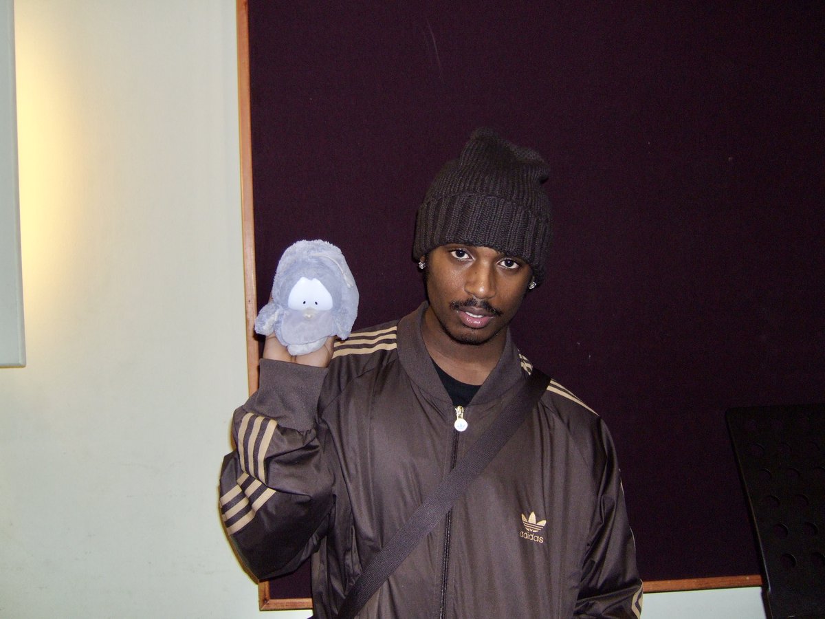 trenchmag's tweet photo. Weed enthusiast, rapper, grime sheller — Black The Ripper did it all 🕊️ 🖤

Explore 50 of Dean "Samson" West's deepest cuts: https://t.co/Fess49ObmF https://t.co/7VRmA5YDAS