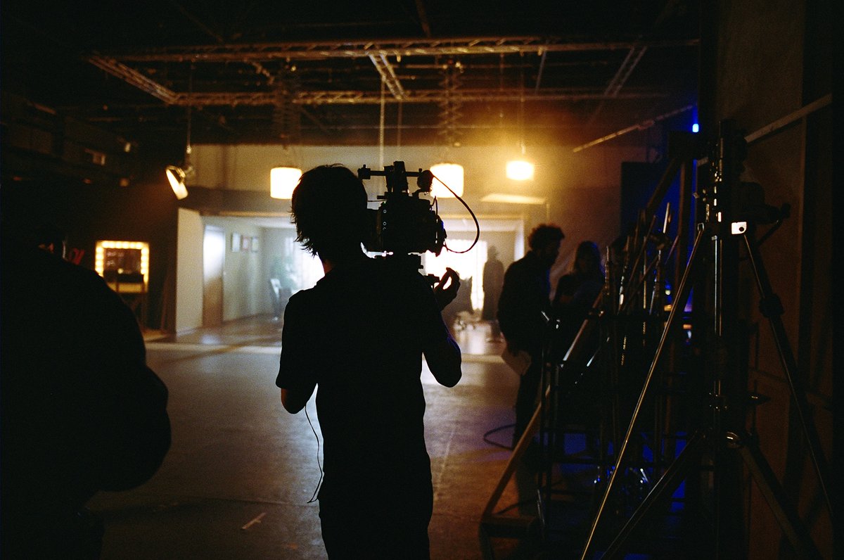 CanonEspana's tweet photo. La EOS C500 Mark II fue la compañera ideal para 
@markus_goal y @el_sampol en el rodaje del último programa de la temporada de @LoDeEvole. Con una calidad de imagen impecable, la videocámara fue capaz de grabar tomas que pasarán a la historia del periodismo. 📸@alb_pons https://t.co/TQ7pGKa5XV