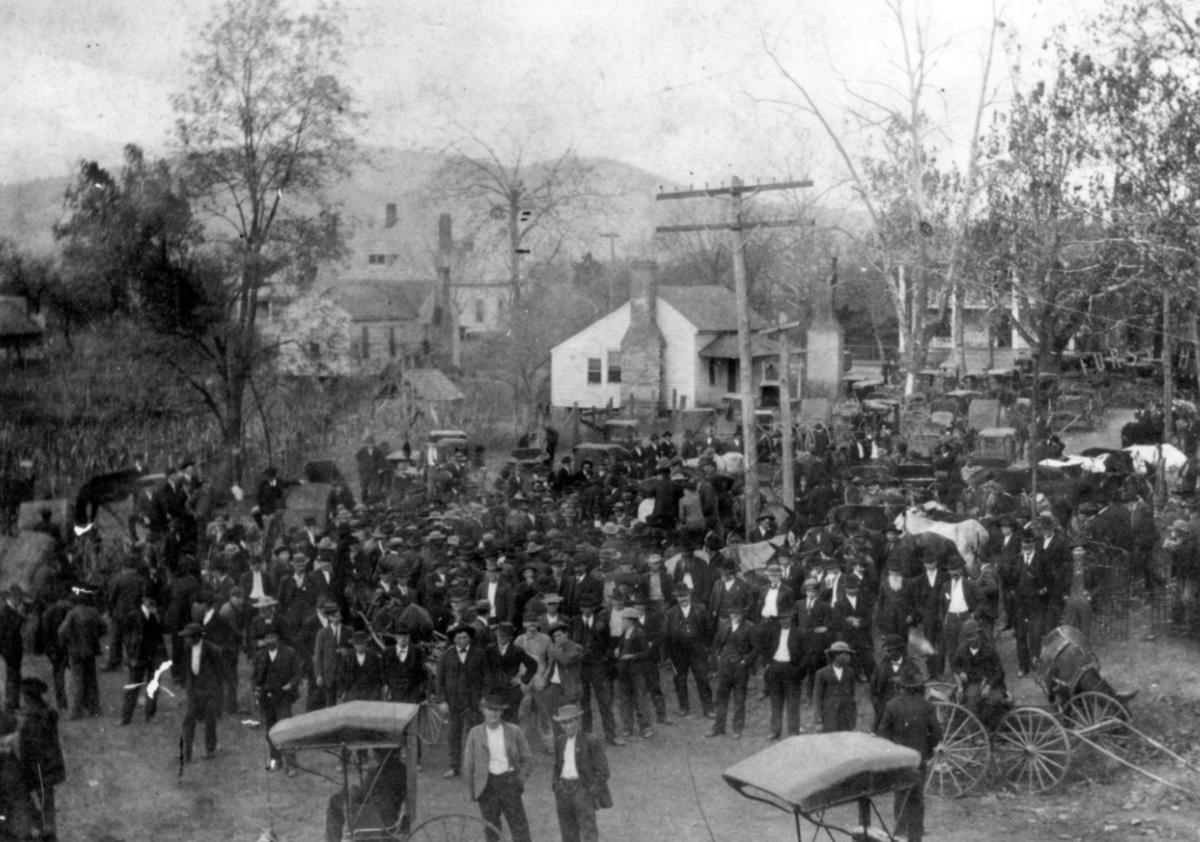 Two of the prisoners are found guilty of murder in a 1-day trial.A double, public lynching is staged.The local Baptist minister steps onto the platform & asks for God’s blessing. 4,000 spectators bow their heads.Minutes later they are cheering as two bodies swing.