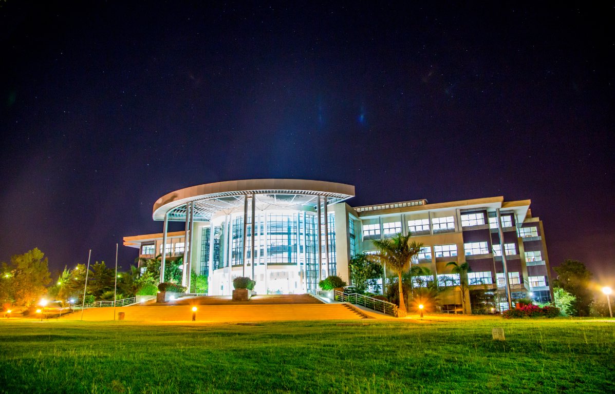 HadjiDegigo's tweet photo. I miss my university library, I really do. Not that I’m a frequent user, i just miss passing by, on my way to the football field 😂 #USIU #USIULIBRARY https://t.co/q0BwAePhx0