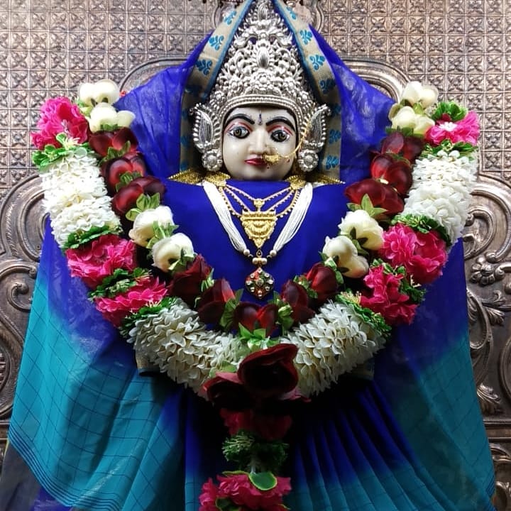 khatu851's tweet photo. 🙏🏻हथेली पर रखकर नसीब
तु क्यों अपना…
मुकद्दर ढूँढ़ता है…
तू आ माँ के दरबार
फिर देख कैसे…..
मुकद्दर, हमारा घर ढूँढ़ता है…👏🏻

🌺🙏🏻 जय माता दी 🙏🏻🌺 https://t.co/CM4D0Oxvgv