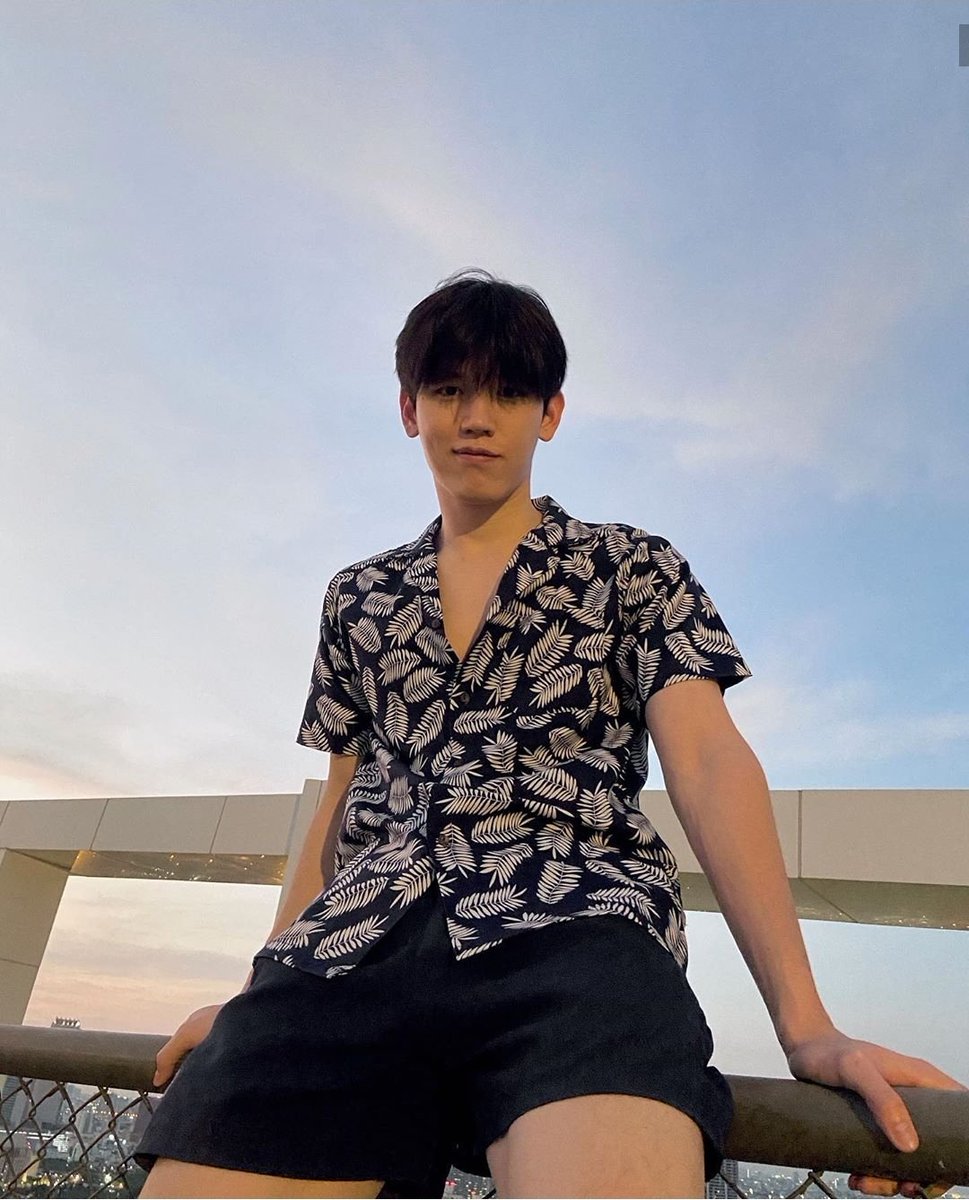 when he came out and suddenly announced to everyone that he is indeed the sky that Tay Tawan loves so much and also dropped this set of breathtaking pictures "Sky Boy "