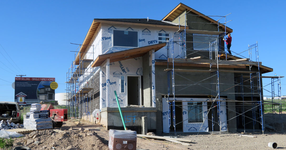 LibertyHomesUT's tweet photo. Construction is moving right along in The Vistas in West Valley (https://t.co/haVp7OhGXY)! Stucco is going on our model today … can’t wait to see it all finished! #libertyhomes #liveliberty #thevistas #utahhomebuilder #newconstruction #followthebuild https://t.co/2eUXVpbSy5