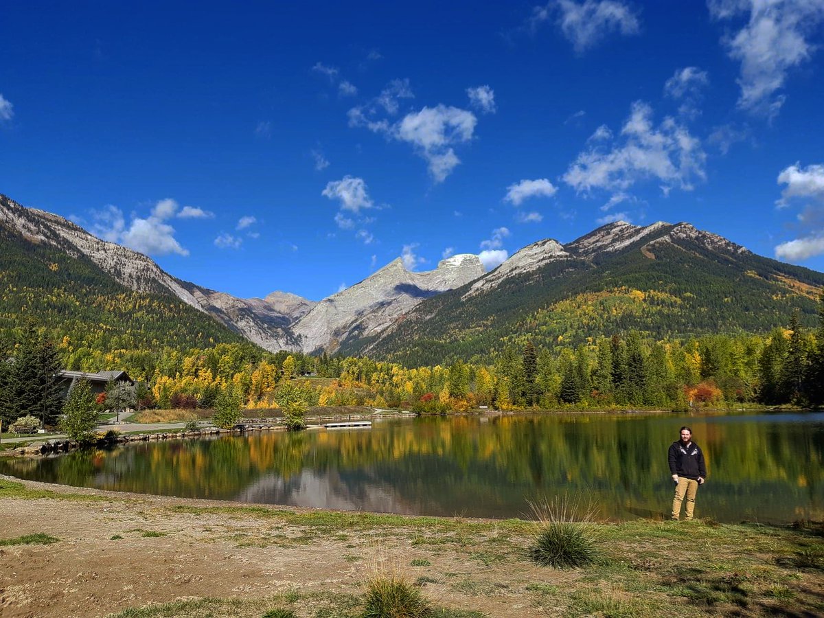 Throwback to mountain adventures. I am also counting the days until I can get back on the road.
🍁
#morganridermusic #folk #folkmusic #folkblues #folksoul #folklore #blues #soulblues #soul #bluesmusic #darkfolk #travel #adventure #outdoors #rockymountains #tour #tourlife