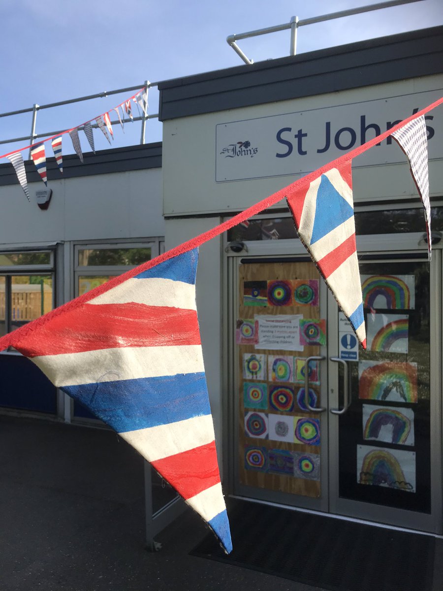 BowrySam's tweet photo. So proud of the bunting created by little school #GreatBritishBunting #VEDay75 #BBCMakeADifference https://t.co/7QxMpqmvxJ