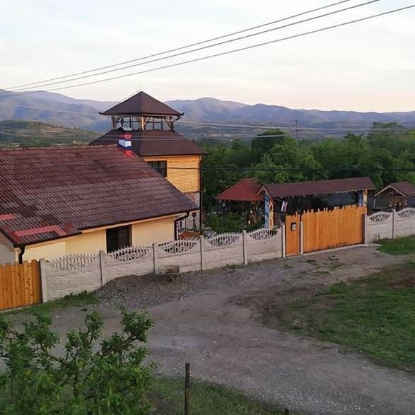 sinisa_jevtic's tweet photo. Mali raj sa kulom na Sedamnest vetrova. https://t.co/z4DOsTlTSa