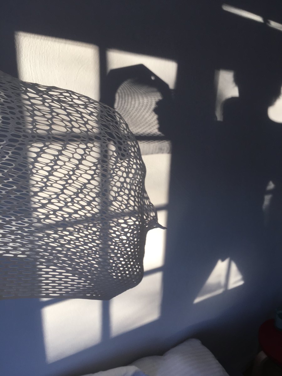 SarievGallery's tweet photo. #voindevoin #sarievselfisolation Study of Light, series of works, 2020 https://t.co/TAGrB5BWy4