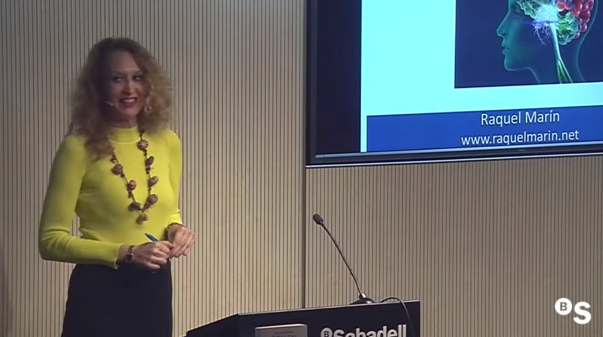 BancoSabadell's tweet photo. #SabadellForum | Si en estos días has notado que tu estado anímico ha cambiado, puedes recuperar tu bienestar entrenando tu cerebro para que se reponga y salga incluso rejuvenecido con estos consejos de @raquelmarineuro ▶️https://t.co/gVyvWtsdXp 
#SomosSabadell #EstarDondeEstés https://t.co/9tY4erbmKd