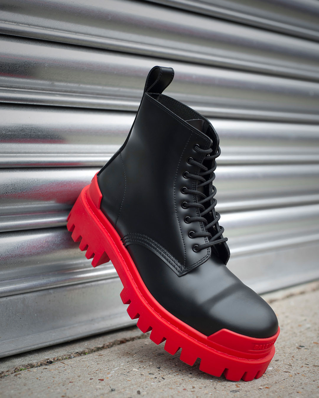 ZOOFASHIONS on X: @BALENCIAGA Strike 20mm Black Boots:   #balenciaga #balenciagalover #balenciagaparis  #demnagvasalia #highfashion #stylegram #instagood #luxurious #luxury  #luxurylifestyle #fashion #style #instastyle #styleformen