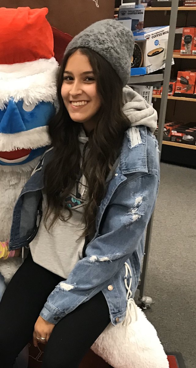 SGTCannonPIO's tweet photo. Priscilla Bienkowski, 18, of Saratoga Springs, and Sophia Hernandez, 17, of Eagle Mountain, are still missing after they went tubing on Utah Lake yesterday afternoon. @UCSO_SAR, @UCSO Mounted Posse, @UtahStateParks, and @UtahDPS helicopter assisting in search. https://t.co/e5vZgEHzK9