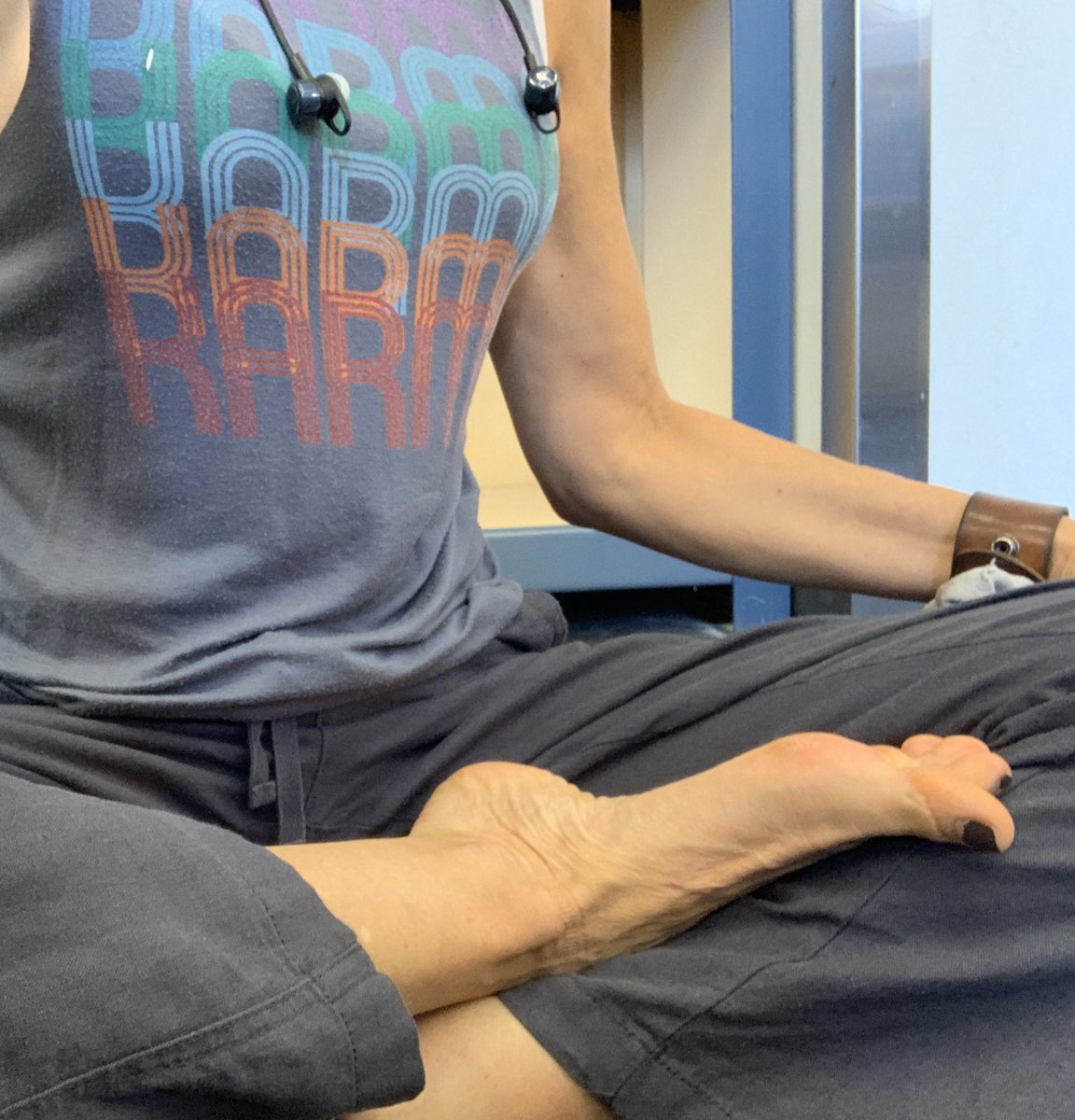 jsmArtEast's tweet photo. #meditation is a great way to calm the mind and control your own thoughts. It’s been a life changing practice for me. Give it a try, start with a short one and slowly go for longer periods. @MEastSWnPsychs #MortonPride #jsmArtEast https://t.co/D6GMqfIW04