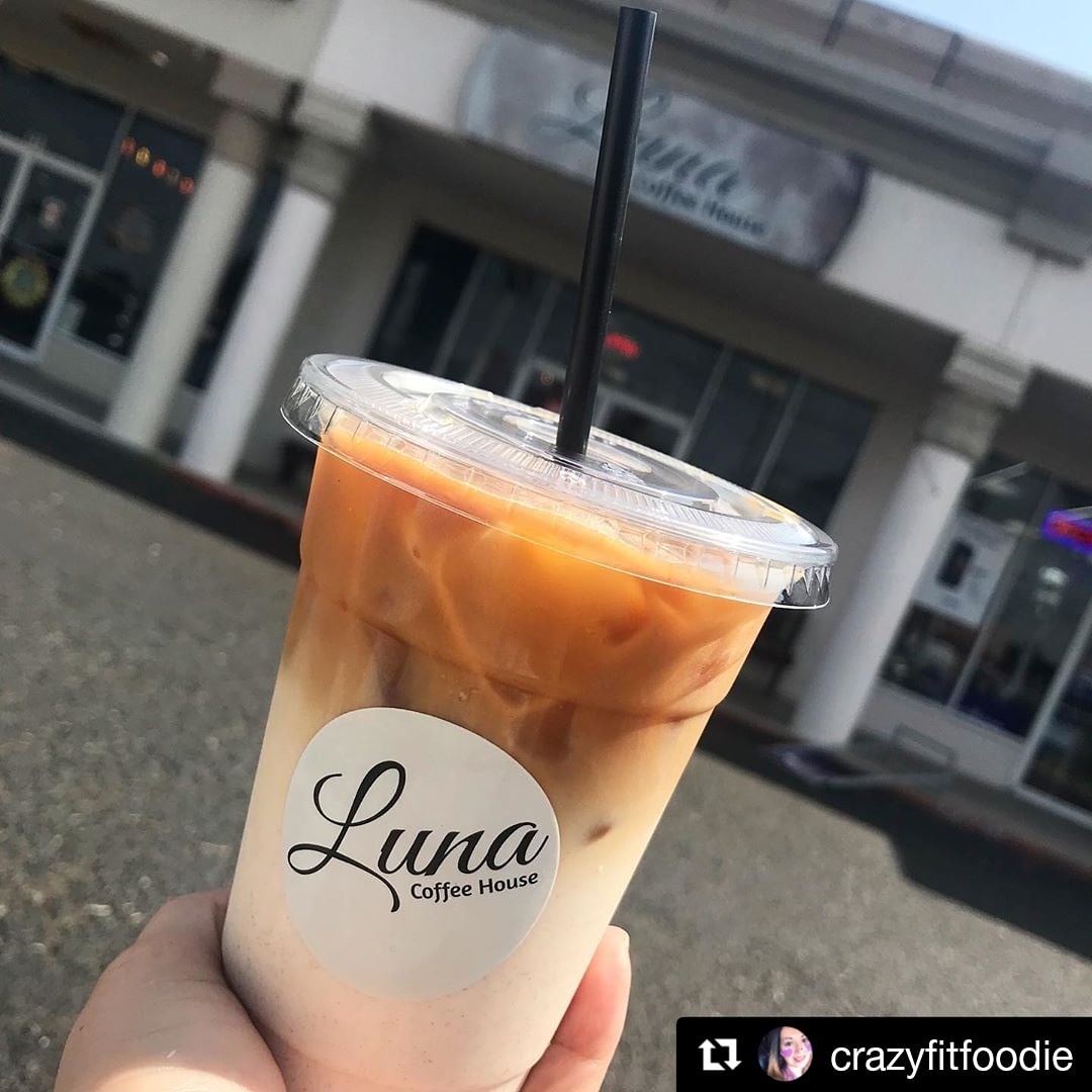 lunacoffeeh's tweet photo. Iced Horchata Latte
This is the best horchata latte I’ve had!  Espresso + Amazing Horchata = Happiness 😊 #ThursdayMotivation #Coffee #CoffeeLover https://t.co/Q2Pn8fFnc1
