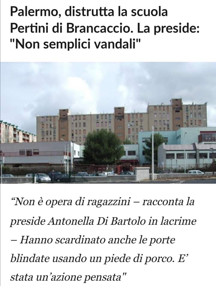 gaeguarino's tweet photo. Solidarietà e vicinanza alla Dirigente Scolastico #AntonellaDiBartolo dell'#ICSSPERONEPERTINI, ai Docenti, al personale non Docente, agli studenti e alle famiglie. Chi sa parli, non si può arrestare un meraviglioso processo di cambiamento per il Quartiere iniziato 7 anni fa. https://t.co/HmrFqFYyHU