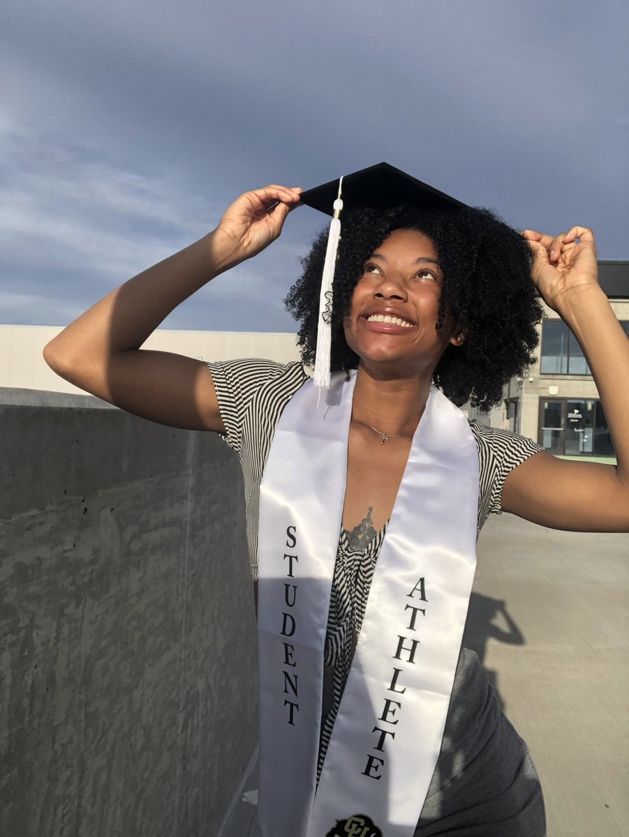 envyerie's tweet photo. Today is my big day!!! May 7th the day I was suppose to be walking across the stage and celebrating with my family. Because of COVID-19 I was not awarded this opportunity. But enjoy my unofficial self timer graduation pictures. Class of 2020 we still did it! #CongratsGrads https://t.co/CNIO5Mh2S2