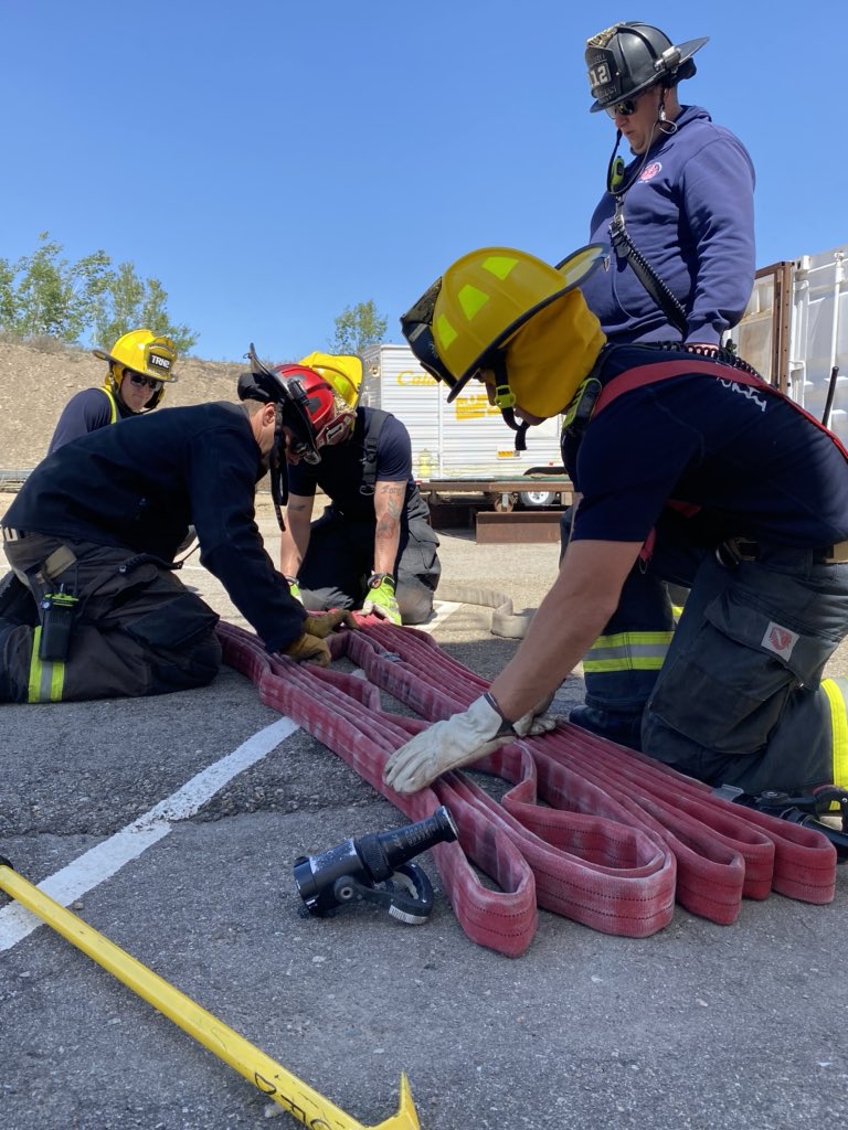 caldwellfireid's tweet photo. Attention to detail is critical for firefighting. Here our new recruits are participating in hose training as they review the basics of rolling hose. https://t.co/peKHjRJjJs