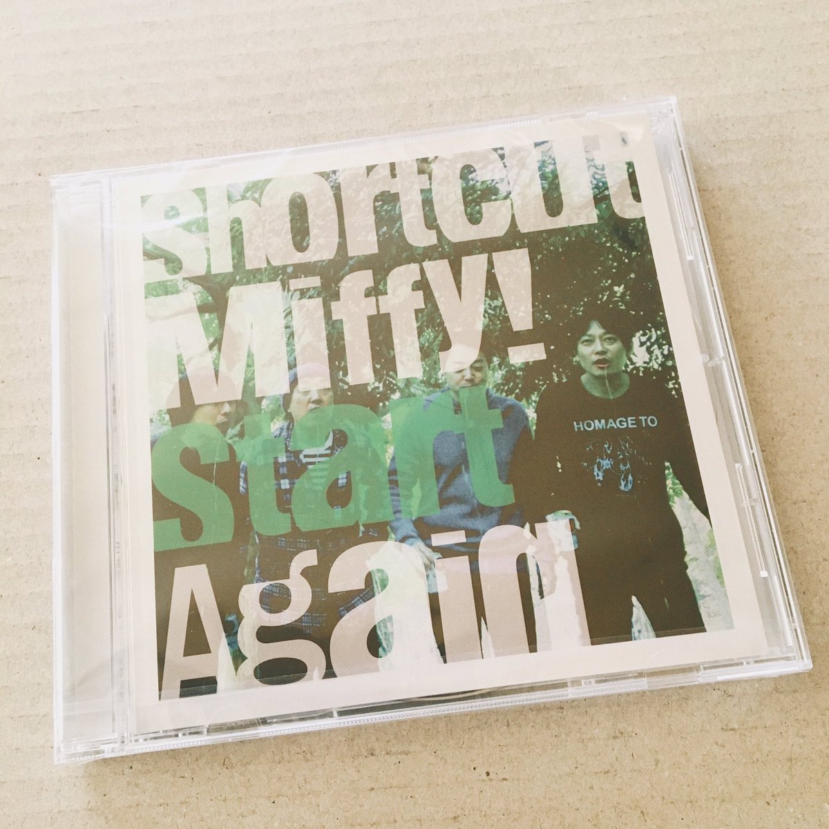 rocksporttwi's tweet photo. ぽっぷな🐰ちゃんのふりしてさ！
ぜんぜんオルタナティブ！
きらきらの音がごりごり暴れてます！

😱叫びたいし👊暴れたいし🍻呑みたいし🍐梨刈り行きたいし！何かしらの衝動を誘発する名盤でした！！！

ライブいってすきなだけ唄いたいです..
（唄うんじゃねえ！）

#start_again
#shortcutmiffy https://t.co/ZaUMXaXXXl
