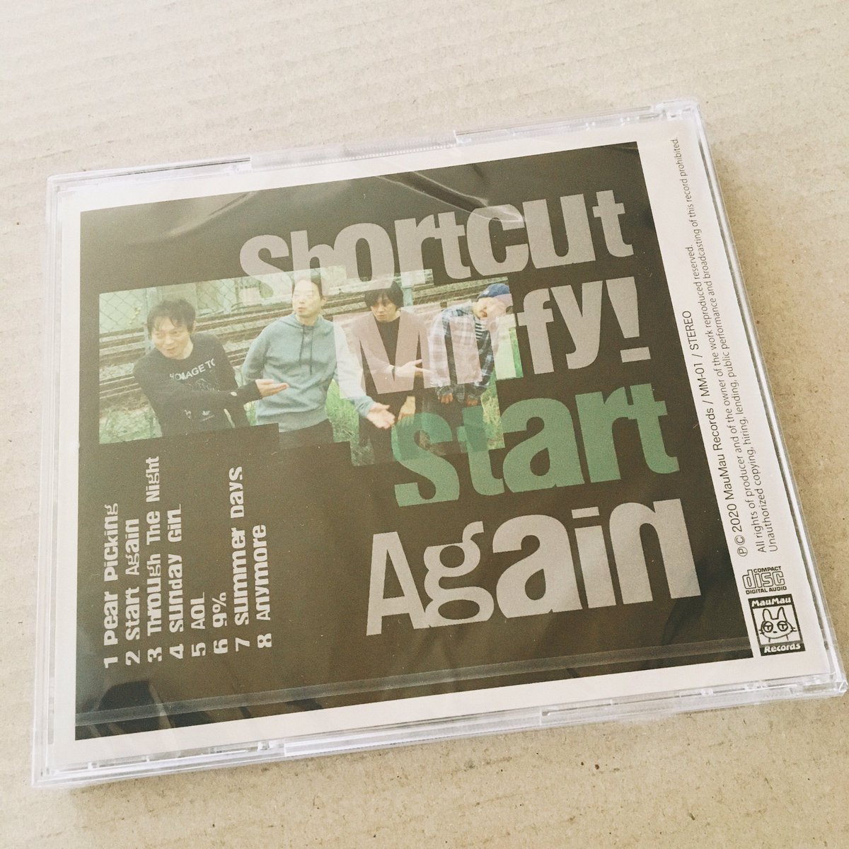 rocksporttwi's tweet photo. ぽっぷな🐰ちゃんのふりしてさ！
ぜんぜんオルタナティブ！
きらきらの音がごりごり暴れてます！

😱叫びたいし👊暴れたいし🍻呑みたいし🍐梨刈り行きたいし！何かしらの衝動を誘発する名盤でした！！！

ライブいってすきなだけ唄いたいです..
（唄うんじゃねえ！）

#start_again
#shortcutmiffy https://t.co/ZaUMXaXXXl