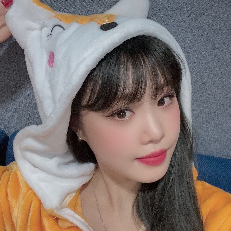 gidlememesforu's tweet photo. Just a quick cartoon drawing of the cutest sexy person alive♥️😊

#GIDLE #gidlefanart #gidleweluvu #soojin #drawing #art #ArtistOnTwitter #ArtofLegends #artshare #pencil #Pencildrawing https://t.co/GJ0mR65OaF