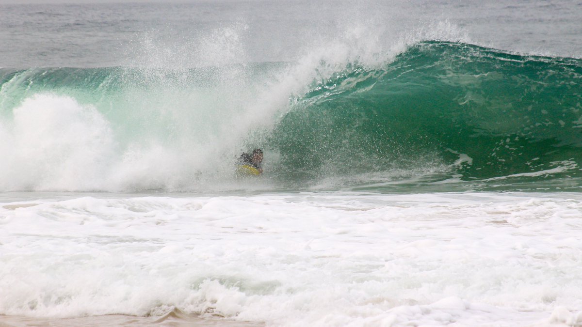 victrpereira_'s tweet photo. Tbt desse tubinho de ontem rs 🌊💨 https://t.co/k4vdCqxcHG