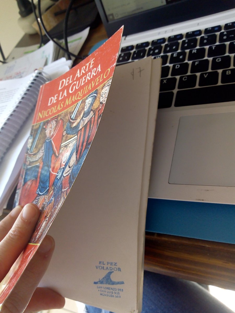 MONACOMARIA's tweet photo. De cuando estudiaba ciencia política y los libros salían $7.- https://t.co/4Bv8OzJudU