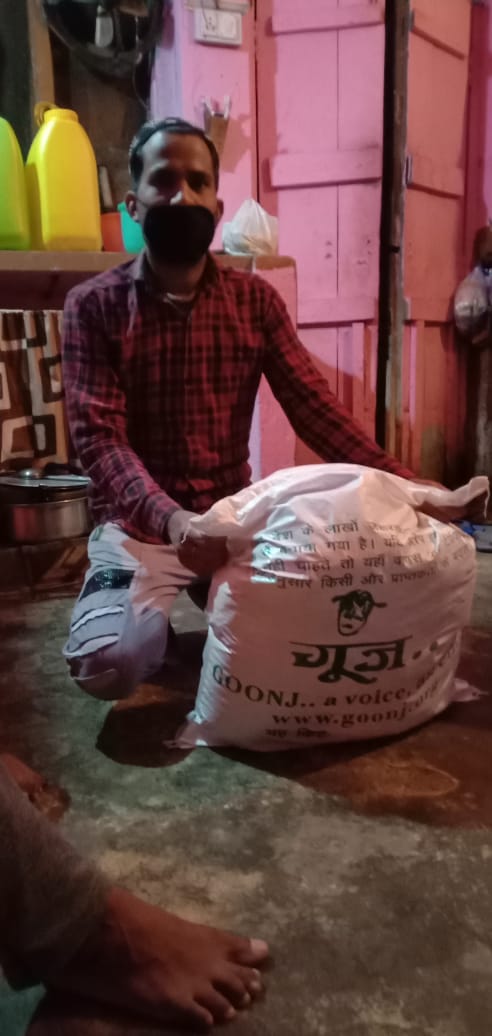 project_umeed's tweet image. On May 5, we collaborated with @goonj and they provided us with 70 Ration Kits for distribution. With the lockdown extended, we all must support the people in need. Help them at bit.ly/projectumeed
#umeedproject #COVID19India #Covid_19 #ThursdayMotivation #thursdayvibes
