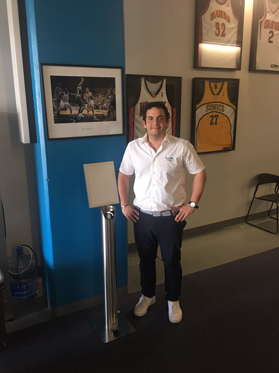 DGadou's tweet photo. Merci Florent Canini @InoxPyrenees pour la livraison Distributeur de gel Hydro alcoolique pour les salariés @EBPLO  Merci @CCIPauBearn pour infos fournisseurs #64 https://t.co/4MOEveXzTi