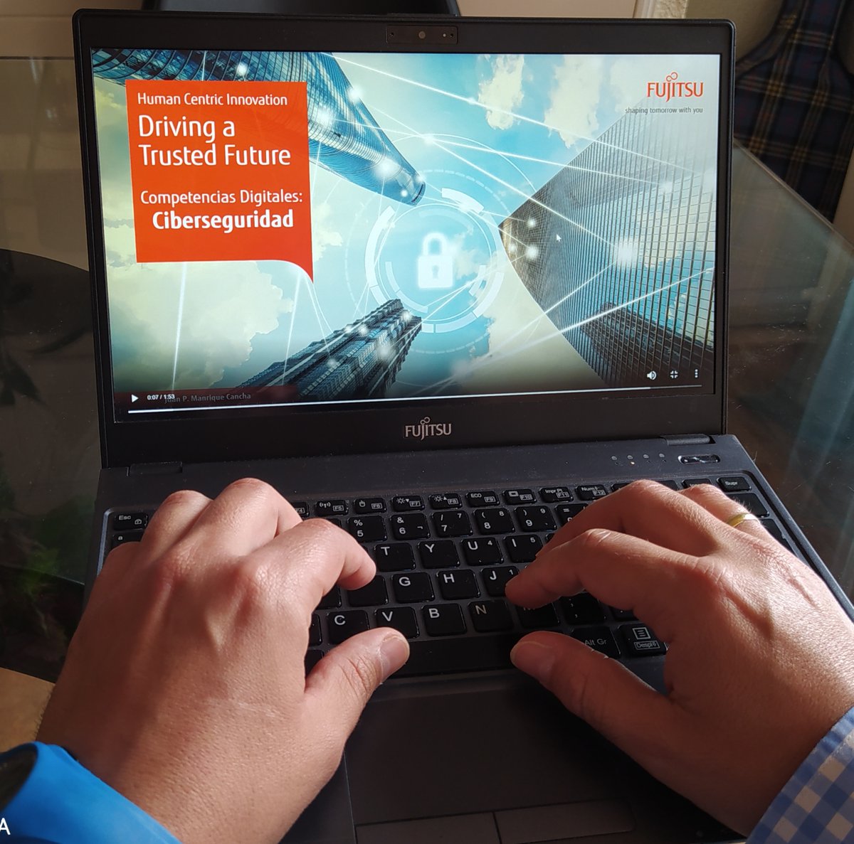 Aprende con los expertos de <a href="/Fujitsu_ES/">Fujitsu España</a> y el proyecto “Curriculum en competencias digitales”. Descubre nuestra oferta de cursos online gratuitos e incrementa tu capacitación y empleabilidad. ¡Que la crisis del #COVID19 no te pare! #Committedfujitsu ▶️bit.ly/3c90mOG