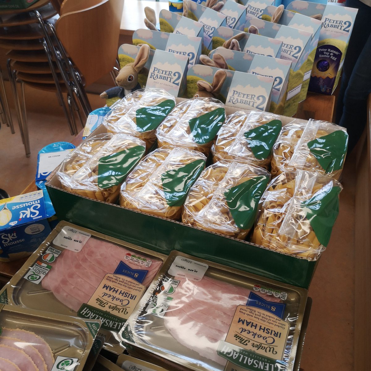 an_cosan's tweet photo. Huge thanks to our team who have been working tirelessly getting food packs together for the families in need in our community! We know so many are struggling out there, if you are in need we will do what we can, contact us at info@ancosan.ie or 01 462 8488 #CommunityResponseIRL https://t.co/capmD4f9YM