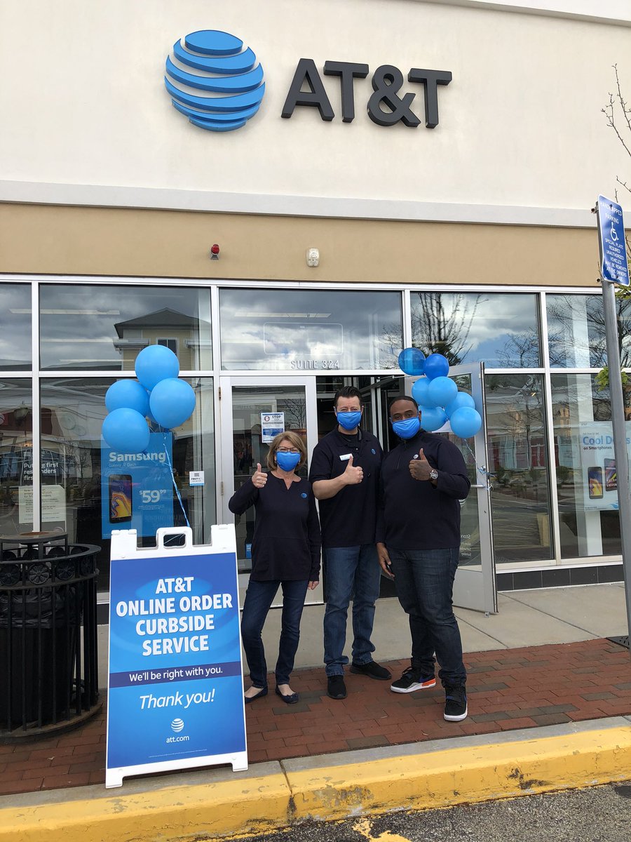 chrispmac75's tweet photo. AT&amp;T in Wareham Crossing is open for business.  We are here to help you in these times of need. @BaezYasmine @pnixnix @TheRealOurNE  @MichelleEarle11 https://t.co/61MAUXaBKC